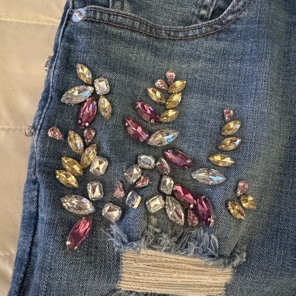 COPY - COPY - Size 8 high rise denim shorts with rine stones new no tag - Picture 7 of 7